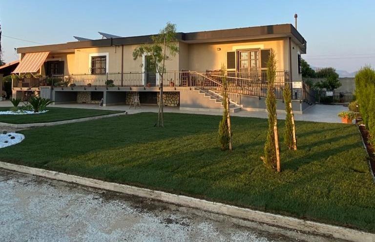 La Casa Del Borgo-Intero Appartamento Latina Exterior photo